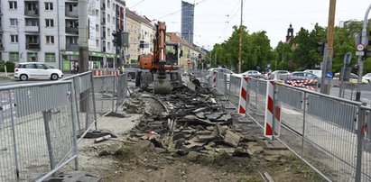 Wymieniają wysłużone zwrotnice. Tramwaje zmieniły trasy