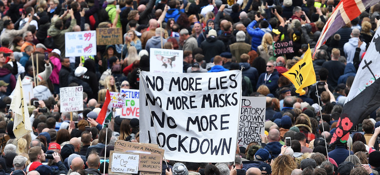 Brytyjczycy buntują się przeciw zaostrzeniu restrykcji. Protest na ulicach Londynu