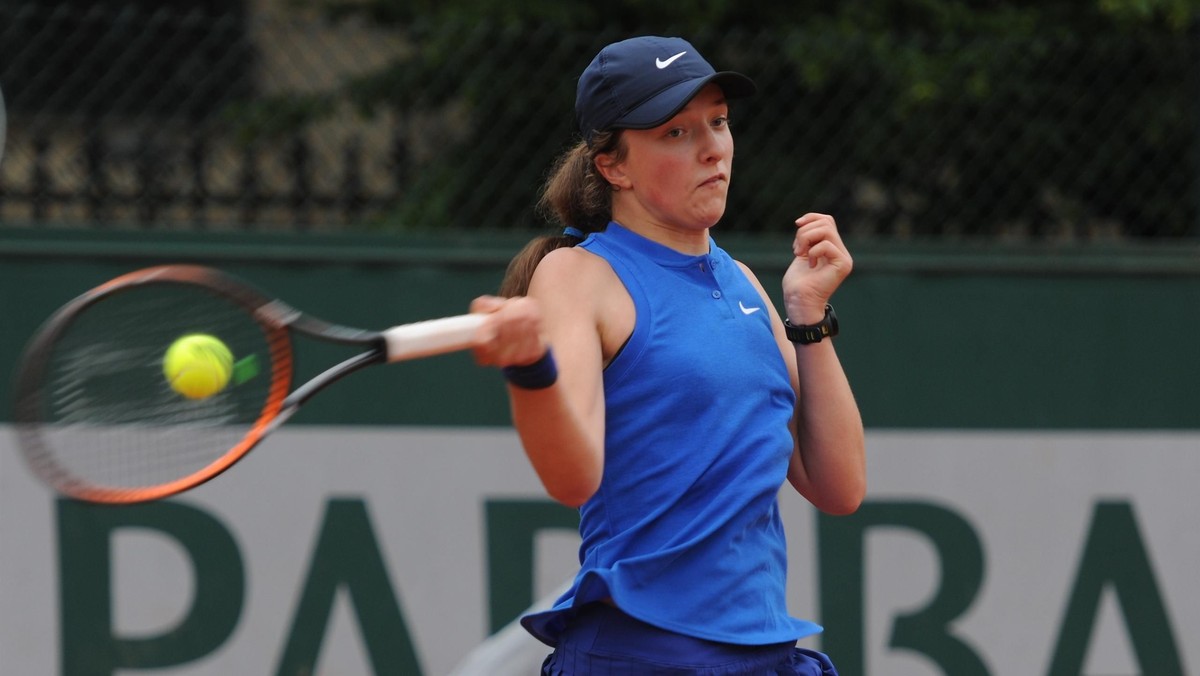 Nie ma mocnych na Igę Świątek w Sztokholmie. W 2. rundzie turnieju ITF z pulą nagród 10 tys. dolarów polska nadzieja tenisa upolowała koleżankę z reprezentacji juniorek Maję Chwalińską 6:2, 6:3.