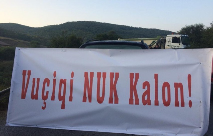 Natpis: Vučiću nećeš proći