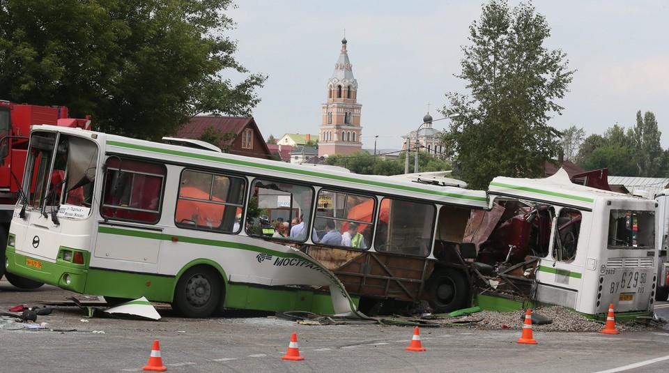 Zderzenie ciężarówki z autobusem w Moskwie