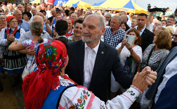 Macierewicz dostał od Kaczyńskiego "bojowe zadanie"? Chodzi o twardy elektorat PiS