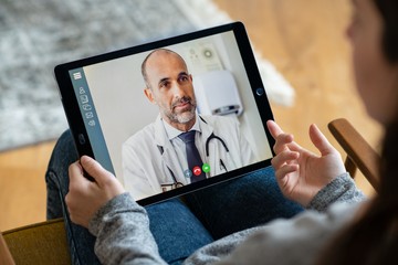 Lehetséges-e, hogy 2 negatív teszt ellenére is Covidos vagyok? Vakcinainfó - Az orvos válaszol