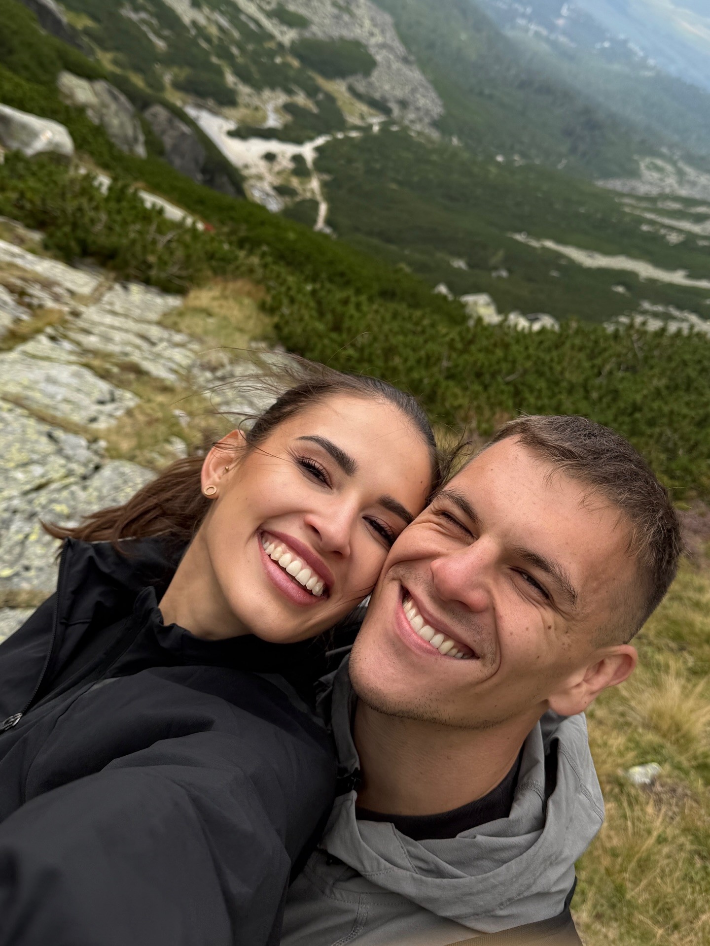 Influencer Jovinečko a jeho priateľka Deny Stulíková.