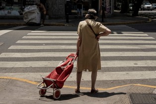 Pieniądze idą jak woda? 8 sposobów, jak lepiej kontrolować własne finanse