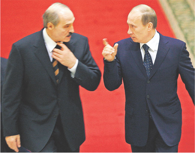 Białoruski prezydent Aleksander Łukaszenka i premier Rosji Władimir Putin Fot. AP