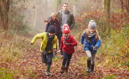 karta dużej rodziny w 2025 i 2026 r. do jakich zniżek uprawnia? lista