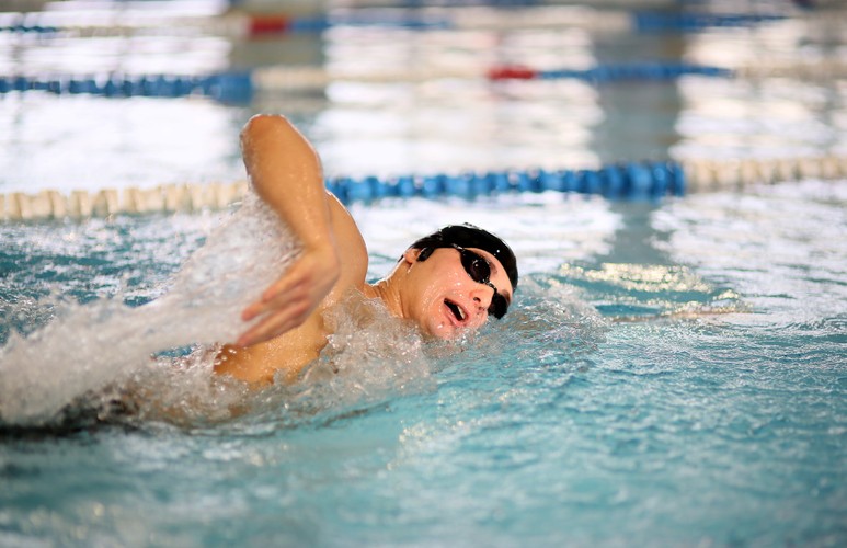 Karaś próbuje pobić rekord Guinnessa na basenie