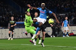 Koniec zwycięskiej serii Napoli. Zdecydował atomowy strzał Vecino [WIDEO]