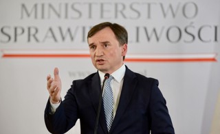 Legislacyjna wpadka? Po wakacjach nie będzie możliwości wystawienia mandatu