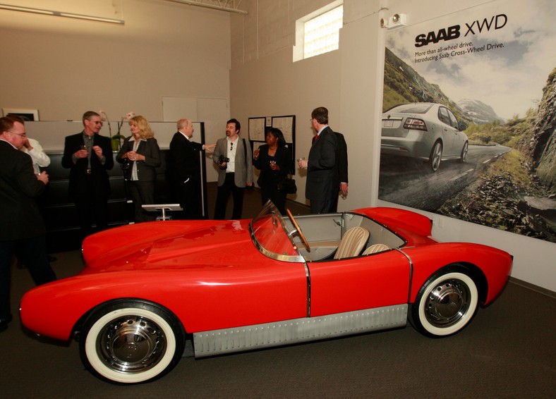 Saab Sonett Supersport z 1956 roku stojący w centrali koncernu Saab Cars North America w Royal Oak, Michigan, USA. Fot. Jeff Kowalsky/Bloomberg