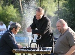 Ojciec Mateusz pojawi się w kinie