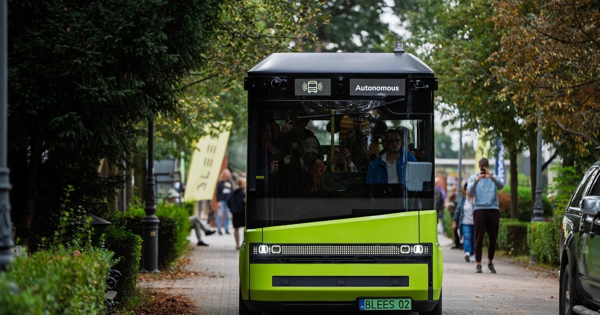We Wrocławiu ruszył pierwszy w Polsce autobus autonomiczny! Są pierwsze regularne kursy!
