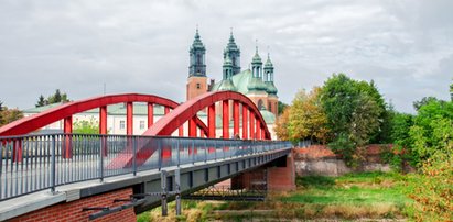 Ojciec spacerował z córką po przęśle mostu. Niewiarygodne, co matka robiła w tym czasie