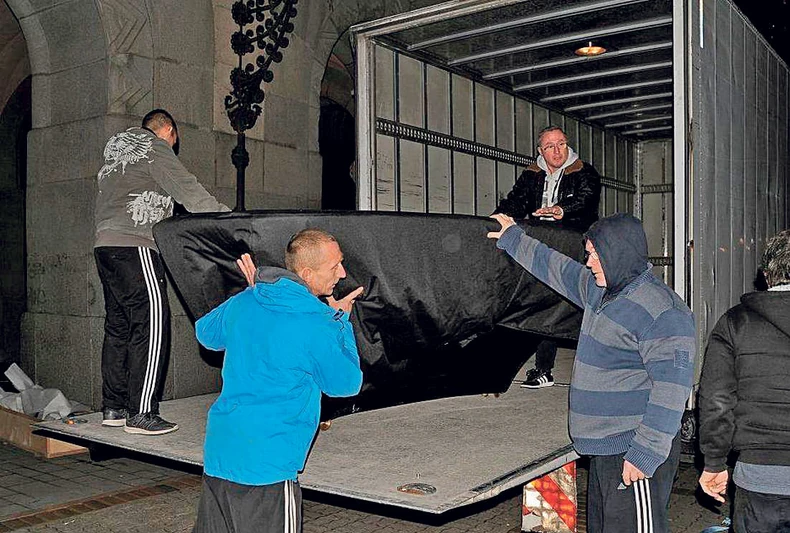 Klavir donela specijalna ekipa iz Mađarske