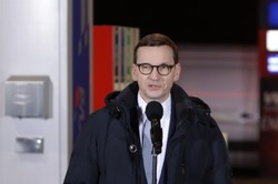 Morawiecki: W innych krajach ceny paliw rosną, u nas spadły