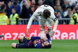 Brzydkie zachowanie Sergio Ramos. Uderzył Lionela Messiego w twarz [WIDEO]