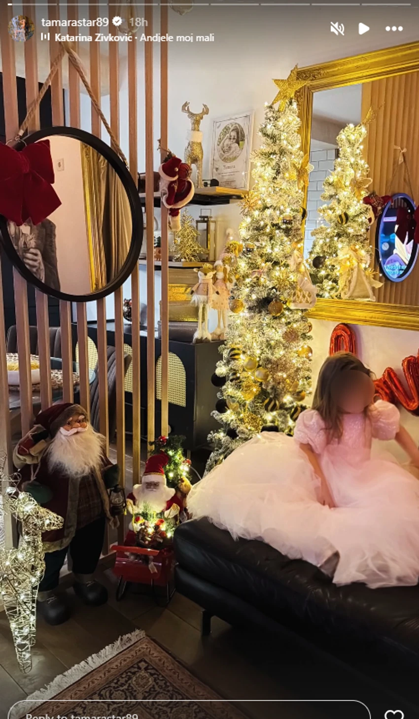 BOLE OČI, ZLATNIJE OD OVOG NE MOŽE! Tamara Đurić pokazala jelku kao iz bajke, a ćerkica pored pozira kao princeza: Celu kuću okitila, pa se pohvalila