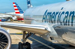 American Airlines promują połączenie do Krakowa wódką. "Tani stereotyp" czy przemyślana strategia?