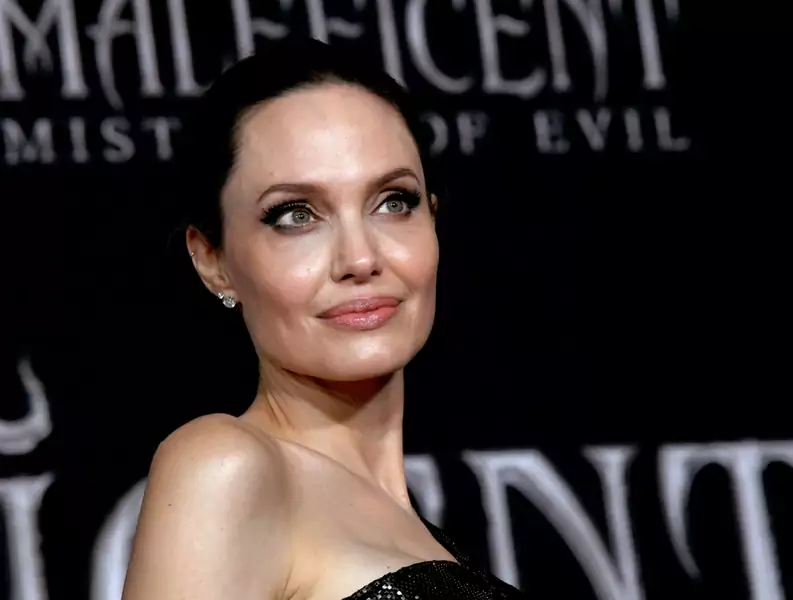 Angelina Jolie na premierze filmu &quot;Czarownica 2&quot; / Foto Kevin Winter / Getty Images