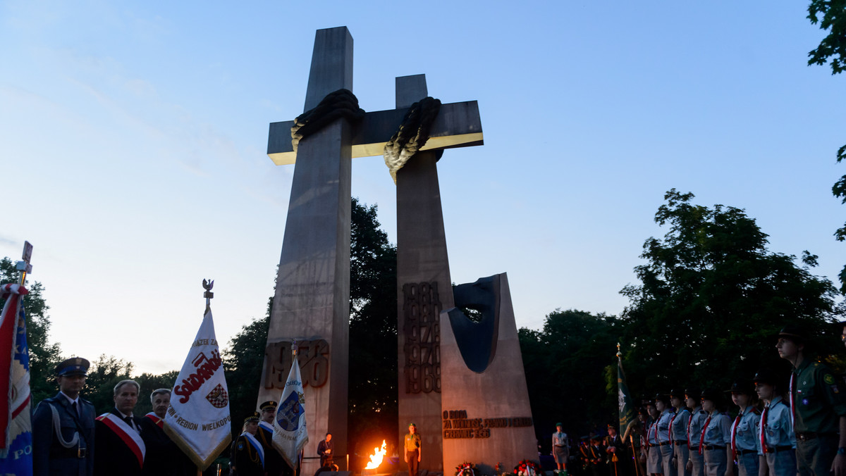 Czerwiec '56 w Poznaniu. 62 lata temu, 28 czerwca 1956 roku, robotnicy zakładów im. Stalina podjęli strajk generalny i zorganizowali demonstrację uliczną, krwawo stłumioną przez milicję i wojsko. Życie straciło 58 osób, co najmniej 239 osób zostało rannych. Zatrzymanych i aresztowanych było ok. 850 osób. Robotniczy bunt przeszedł do historii jako Poznański Czerwiec.