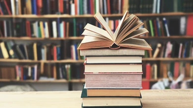 Arcytrudny, ale błyskawiczny QUIZ z literatury. Uzupełnij tytuł książki. Polegniesz już na 2. pytaniu?