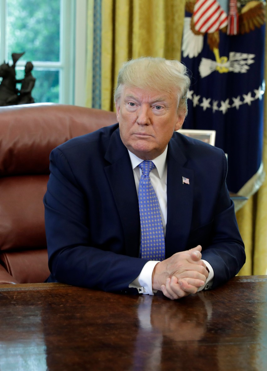 Ima sva ovlašćenja za napad - Donald Tramp