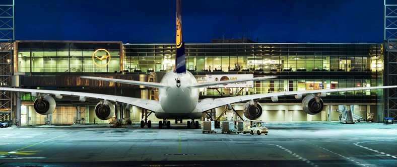 Airbus A380 na lotnisku we Frankfurcie. Fot. © Photographer: Jens Görlich - © CGI: MO CGI GbR