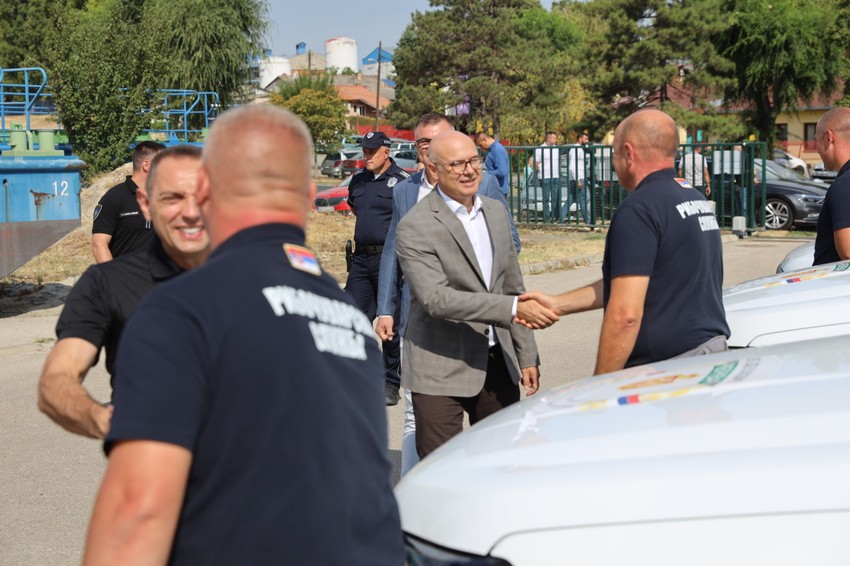 Dodela čamca policiji