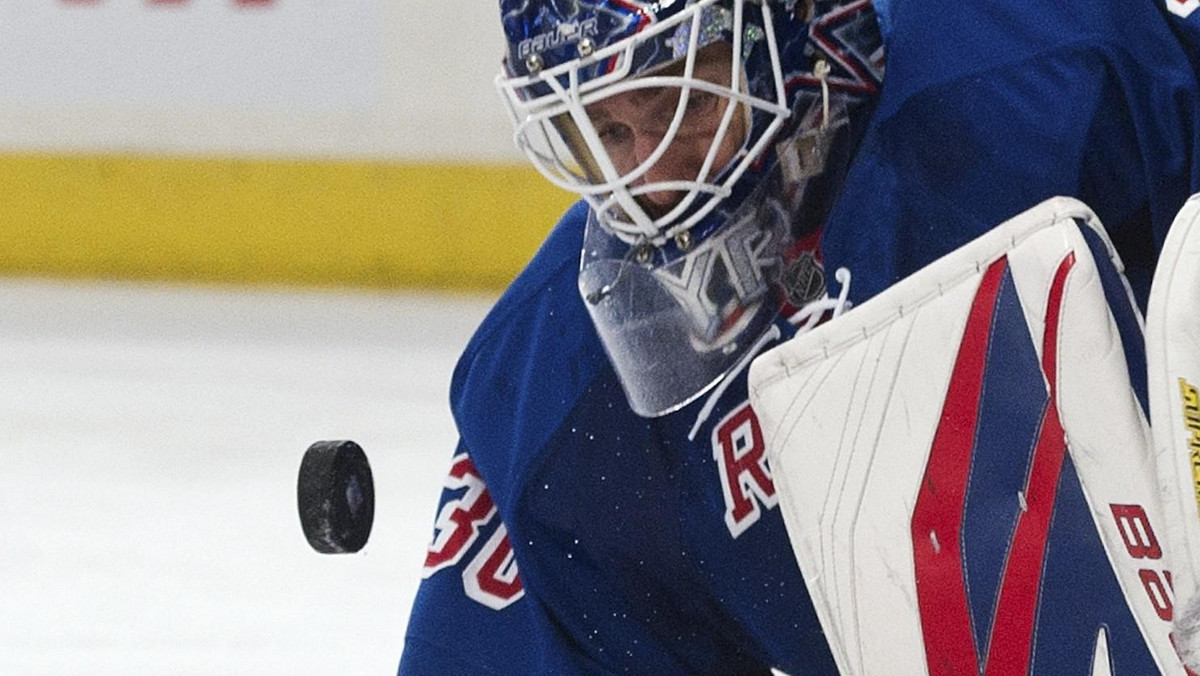 New York Rangers bezsprzecznie wygrali z Winnipeg Jets 3:0. W piątym kolejnym zwycięstwie Rangers popisową rolę odegrał Henrik Lundqvist nazywany przez kibiców "Królem Henrikiem". Szwed zdobył swoje piąte w sezonie i 40. w karierze czyste konto.