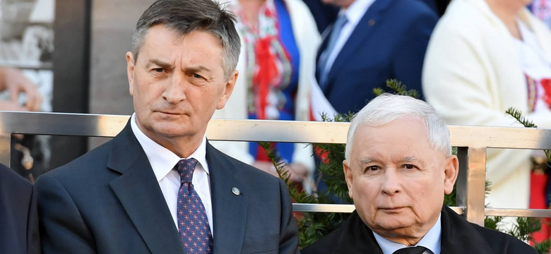 "Stan Wyjątkowy". Kaczyński zazdrości Berlusconiemu. Kuchciński lubi odloty. Ludzie Morawieckiego zrobili bank