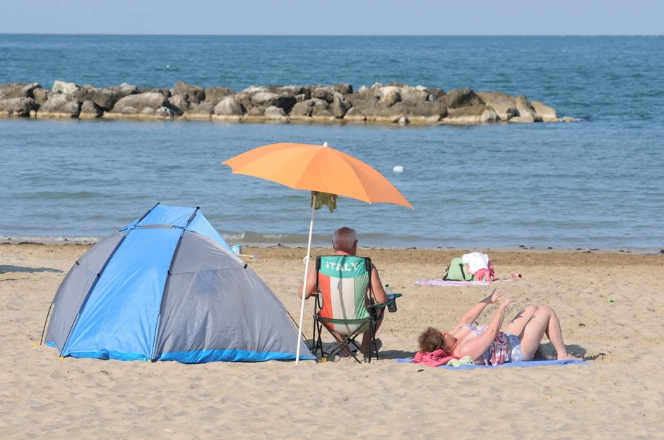 Prazne plaže u Pezaru početkom septembra