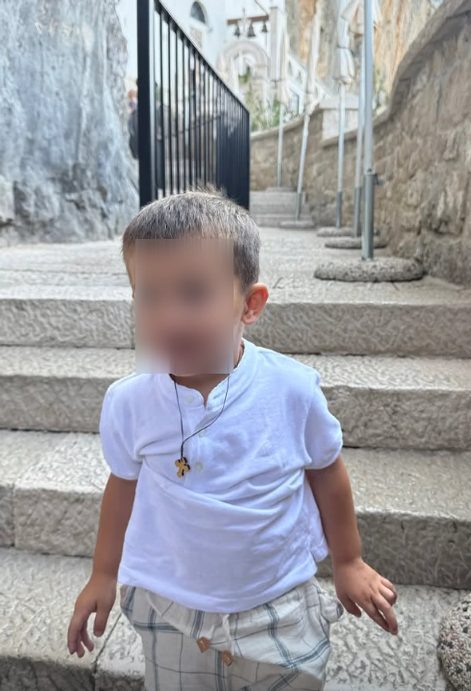 Marija Mikić sa decom na Ostrogu