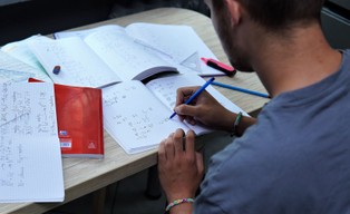 Matura 2023: wiadomo, ile osób zdało egzamin dojrzałości. "Bardzo dobre wyniki"