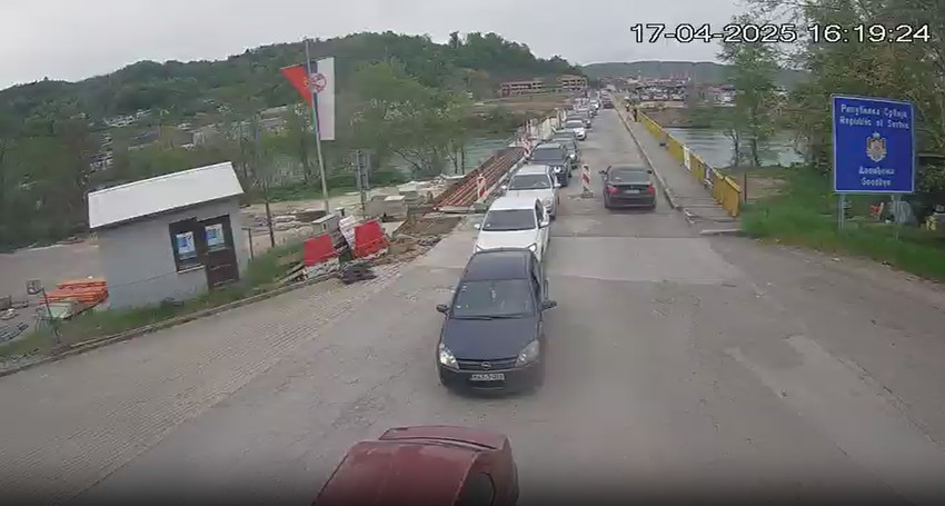 Granični prelaz Mali Zvornik oko 16 časova - ulaz u Srbiju