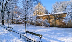 Koniec wiosennej aury w Polsce. Amerykanie zapowiadają powrót mrozu. "Nawet 30 cm śniegu"