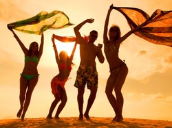 Gdzie latem spotkać najfajniejszych facetów? Oto konkretne namiary!