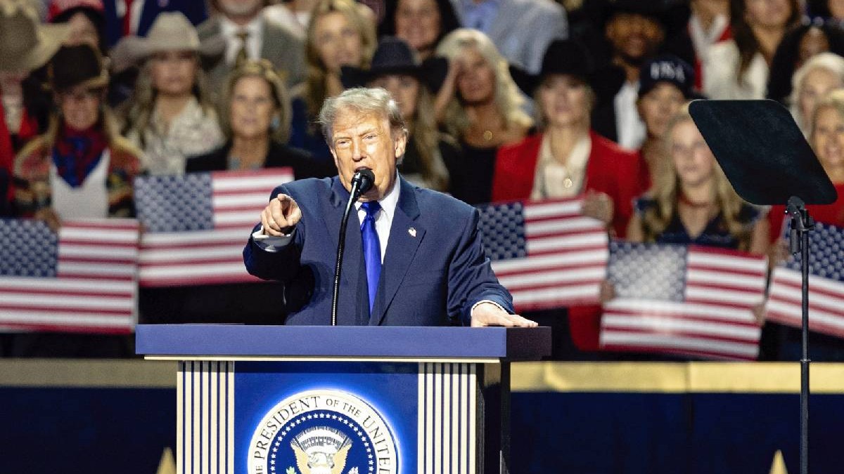 Donald Trump promite că va da 5.000 de dolari fiecărui cetățean dacă republicanii câștigă alegerile din SUA
