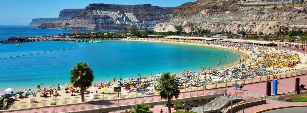 Gran Canaria – tygodniowy pobyt na gran Canarii w miejscowości Maspalomas będzie droższy niż w przypadku Fuerteventury. Tygodniowy pobyt w 3-gwiazdkowym hotelu z dwoma posiłkami wliczonymi w cenę wycieczki kosztuje 2229 złotych. Tygodniowy pobyt w 48 hotelu z wyżywieniem All inclusive kosztuje 3119 złotych. (Podane ceny dot. wylotów z Warszawy w dniu 31 marca).