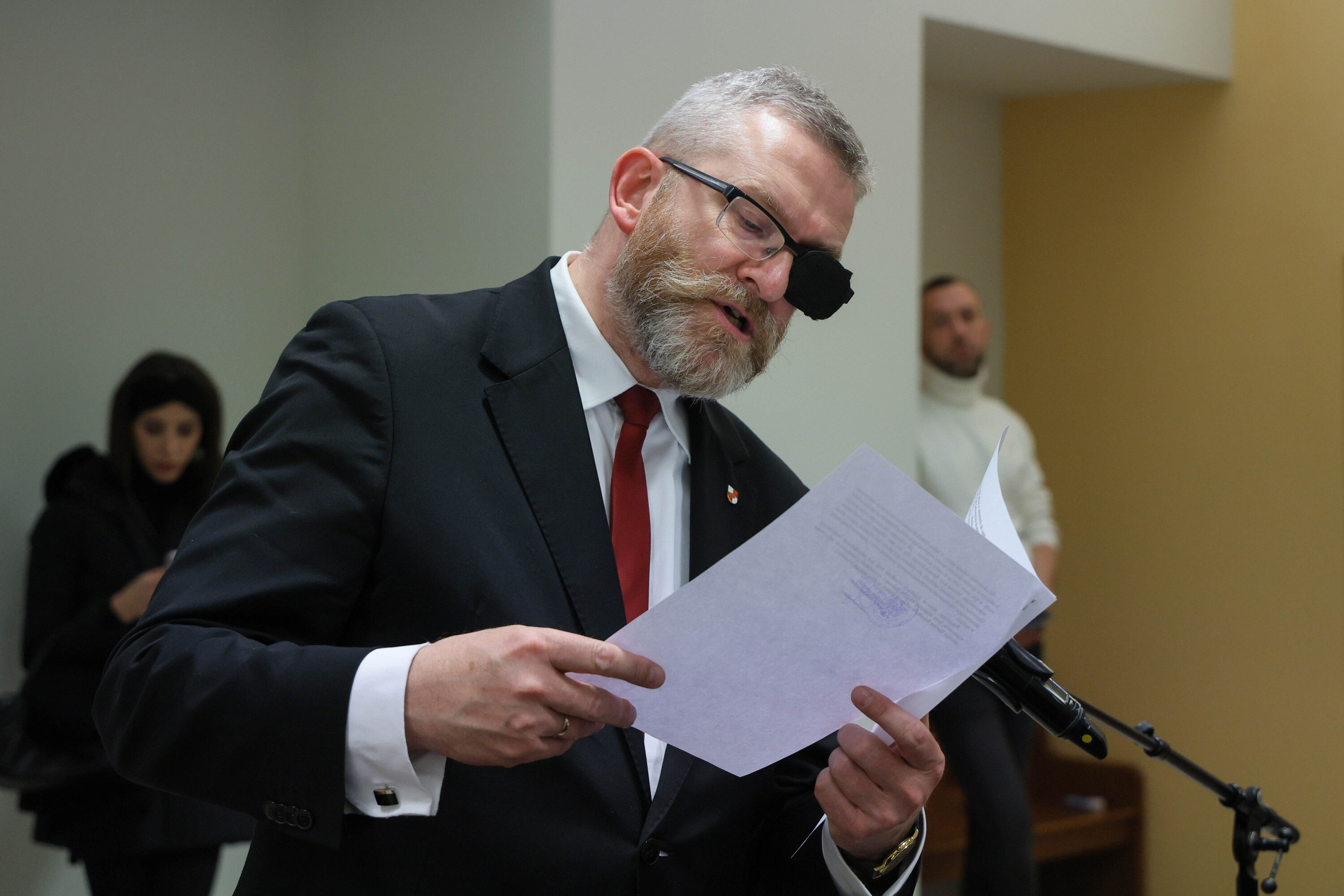 »Chlubię się tym«: Braun nie przyznał się do winy w sprawie chanuki