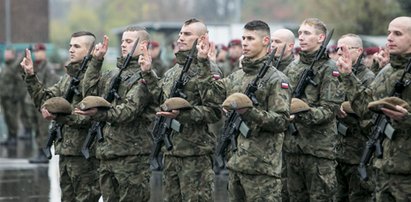 Chcą bronić ojczyzny. Uroczysta przysięga żołnierzy Wojsk Obrony Terytorialnej