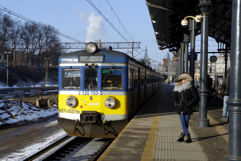 Pasażerowie SKM skarżą się na brud w pociągach