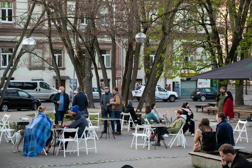 Wilno zamienia się w kawiarnię. Tak walczą z epidemią