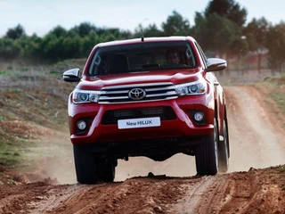 toyota_hilux_invincible_double_cab