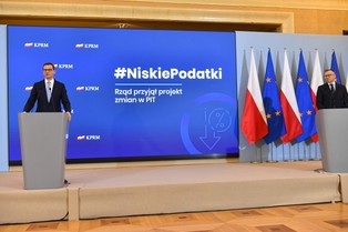 Zmiany w podatkach. Rząd obniża stawkę PIT i likwiduje ulgę dla klasy średniej