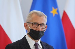 Kwiatkowski: Zawieszenie Banasia byłoby gwoździem do trumny w relacjach z UE