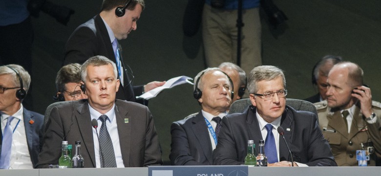 Prezydent Komorowski nie wychylił się spoza żyrandola