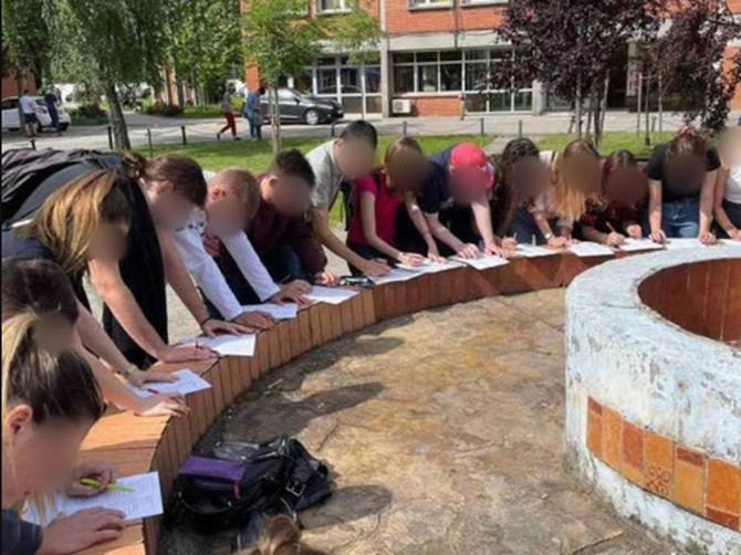 Šok scena sa novosadskog fakulteta: Zbog dojave bombe kolokvijum polagali na fontani