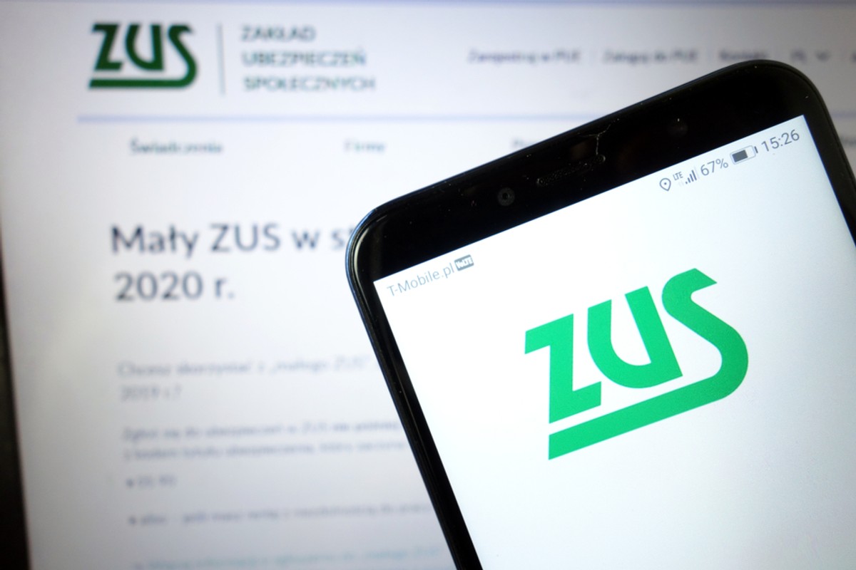 Przedsiębiorca może przejść z ulgi polegającej na opłacaniu składek społecznych od obniżonej podstawy (tzw. ZUS preferencyjny) na nową ulgę – mały ZUS plus.