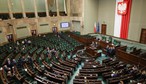 Nowy sondaż partyjny: Jeden dominujący lider na czołowej pozycji